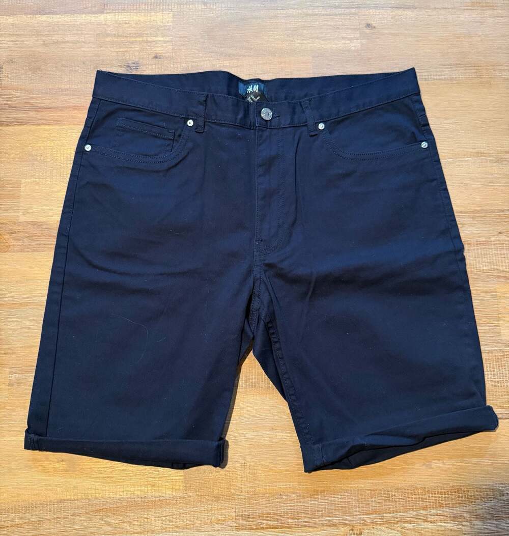 H&M Men's Black Cotton Stretch Bermuda Shorts Size 32